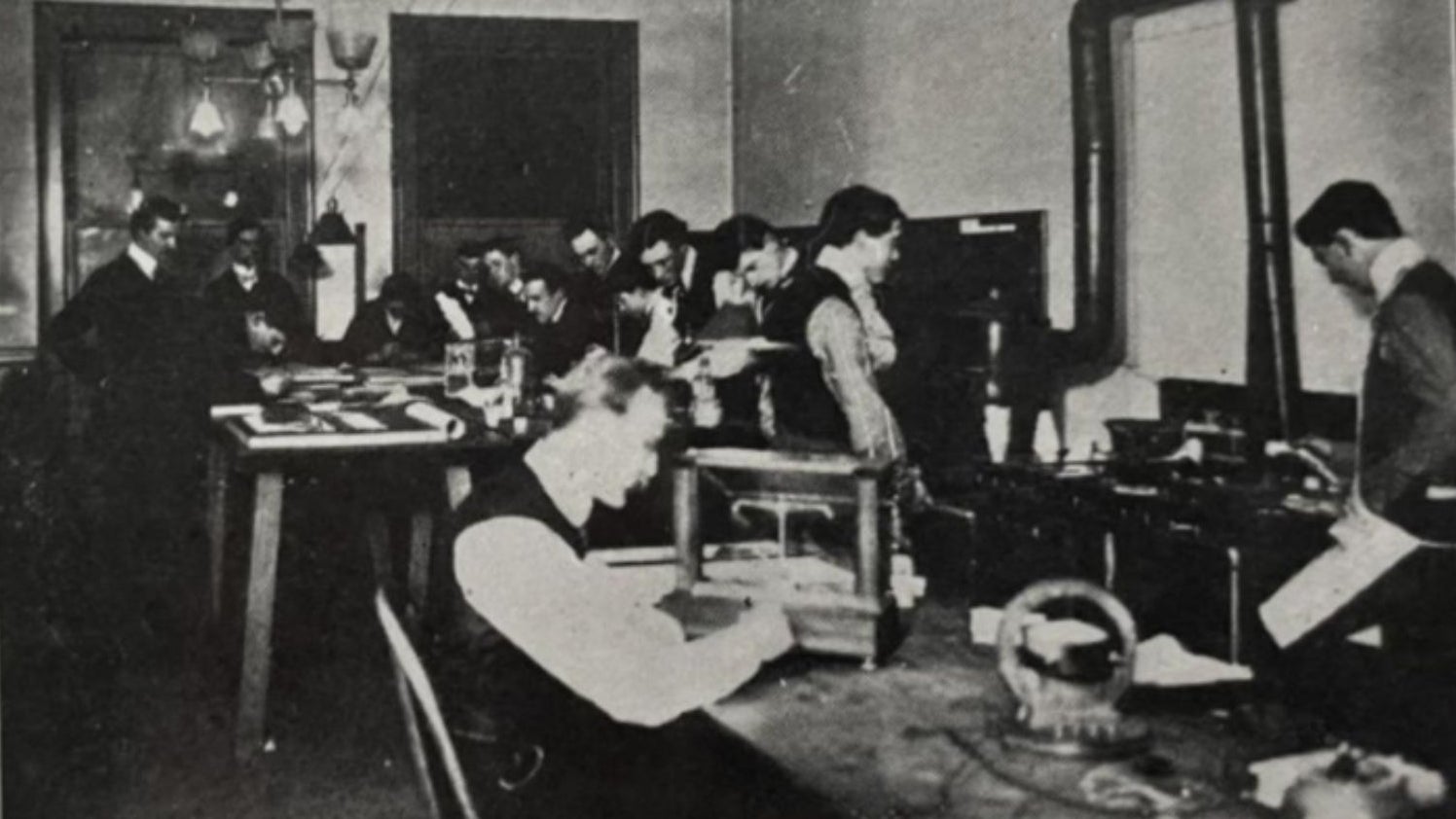 Historic night class students in 1989 of Golden Gate College